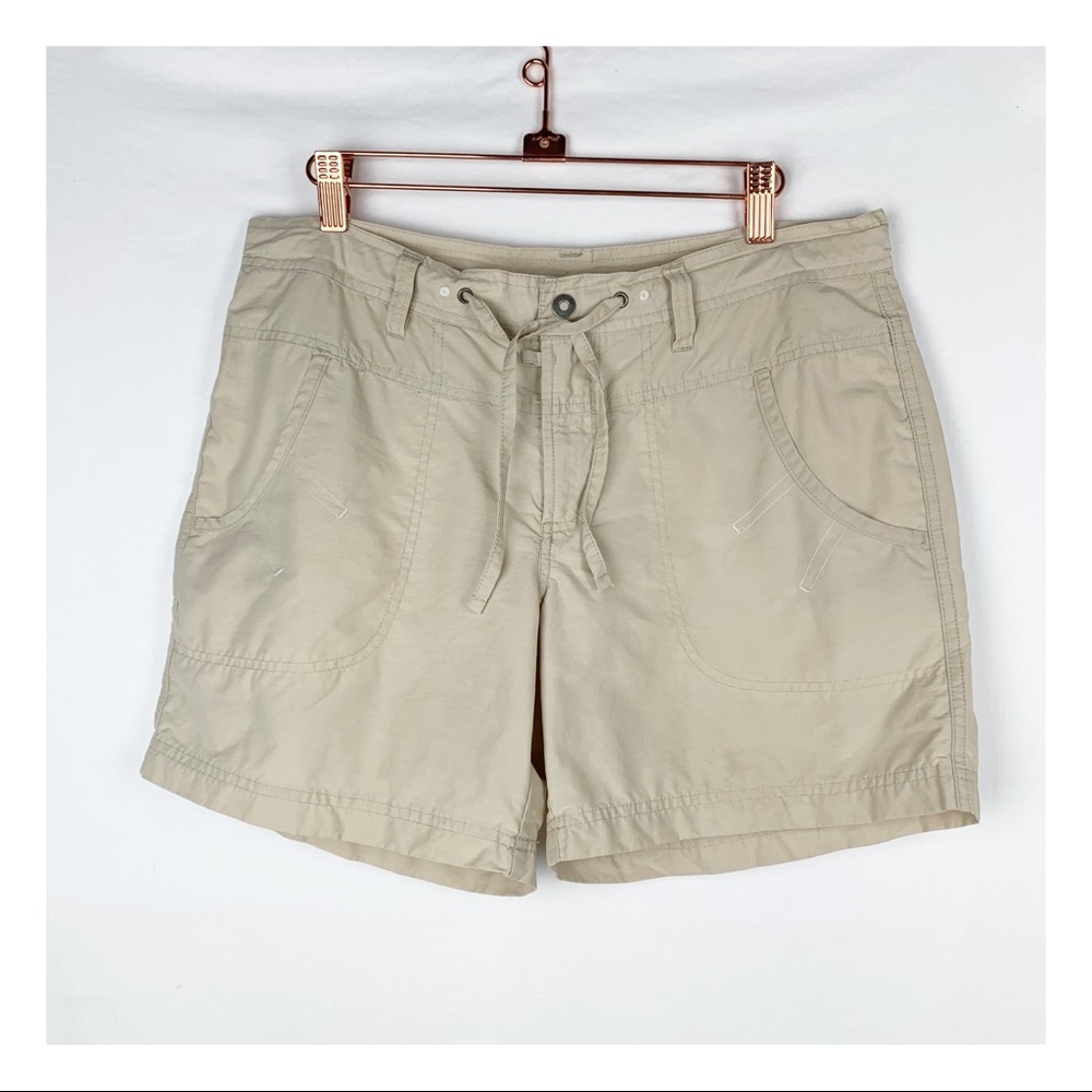Columbia Shorts Tan Khaki Pockets size S